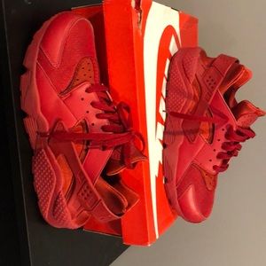 Nike Air Huraches Red